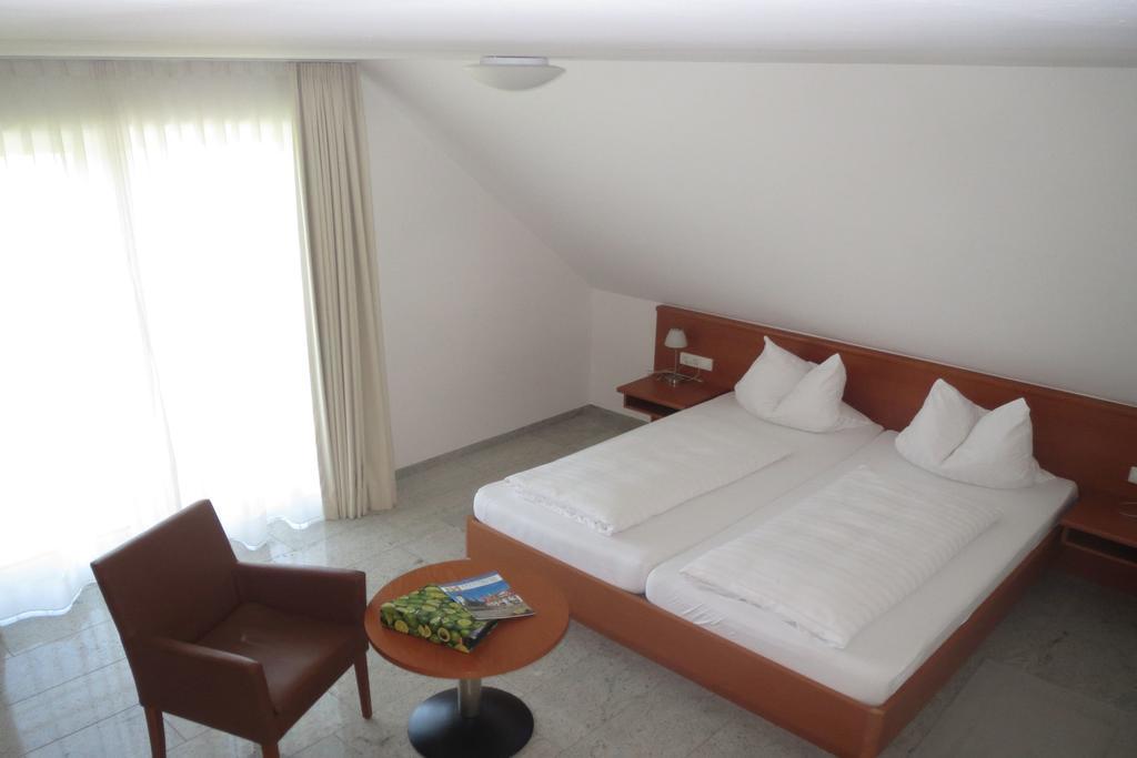 Gaestehaus Frohe Aussicht كريسبرون ام بوندنس المظهر الخارجي الصورة