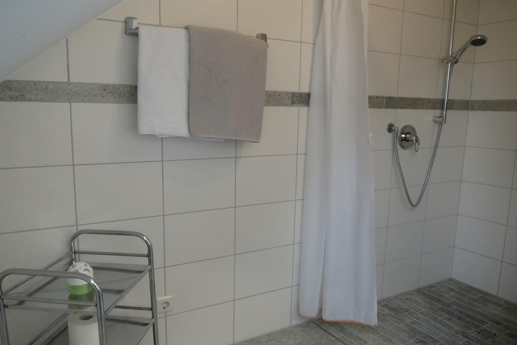 Gaestehaus Frohe Aussicht كريسبرون ام بوندنس المظهر الخارجي الصورة